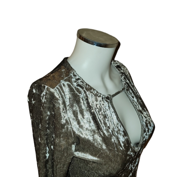 Top - Picture 6 of 15